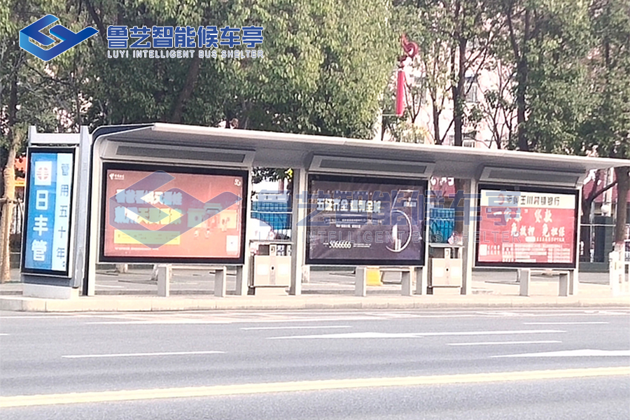 河南公交站台候车亭名目落成，品德与办事双保证